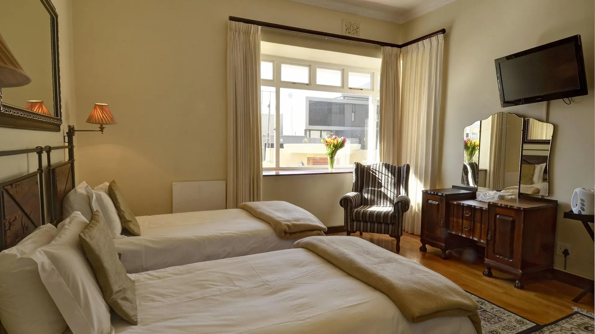 Sundown Manor Guest House Cape Town